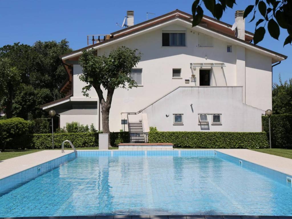 Appartamento Vega Bilocale Con Piscina E Terrazza Caorle Esterno foto
