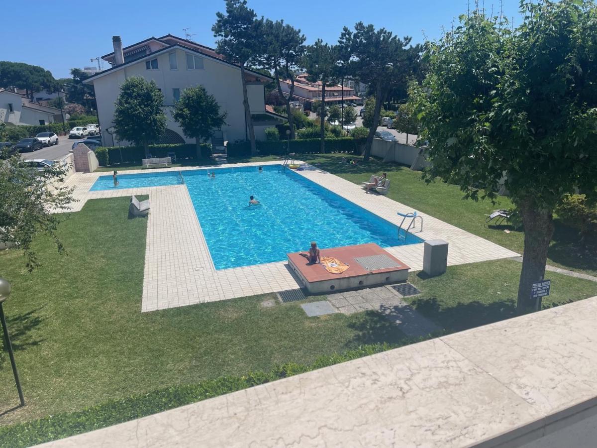Appartamento Vega Bilocale Con Piscina E Terrazza Caorle Esterno foto